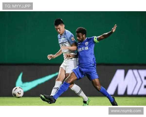 重庆篮球队以75分领跑冠军赛积分榜展现强劲实力